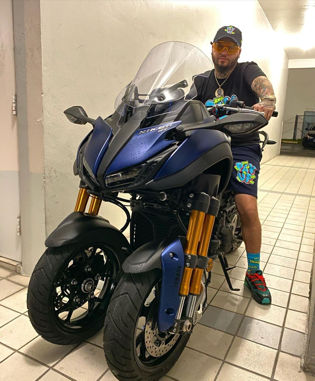 ... o esta otra moto con dos ruedas delanteras. ¡Incre´íble!