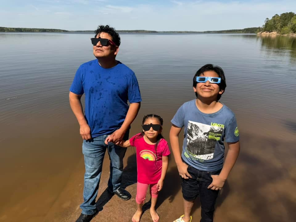 Familias enviaron fotografías de cómo vieron el eclipse desde sus ciudades en Carolina del Norte.
<br>
<br>Esta foto la mandó Mayela Perez.