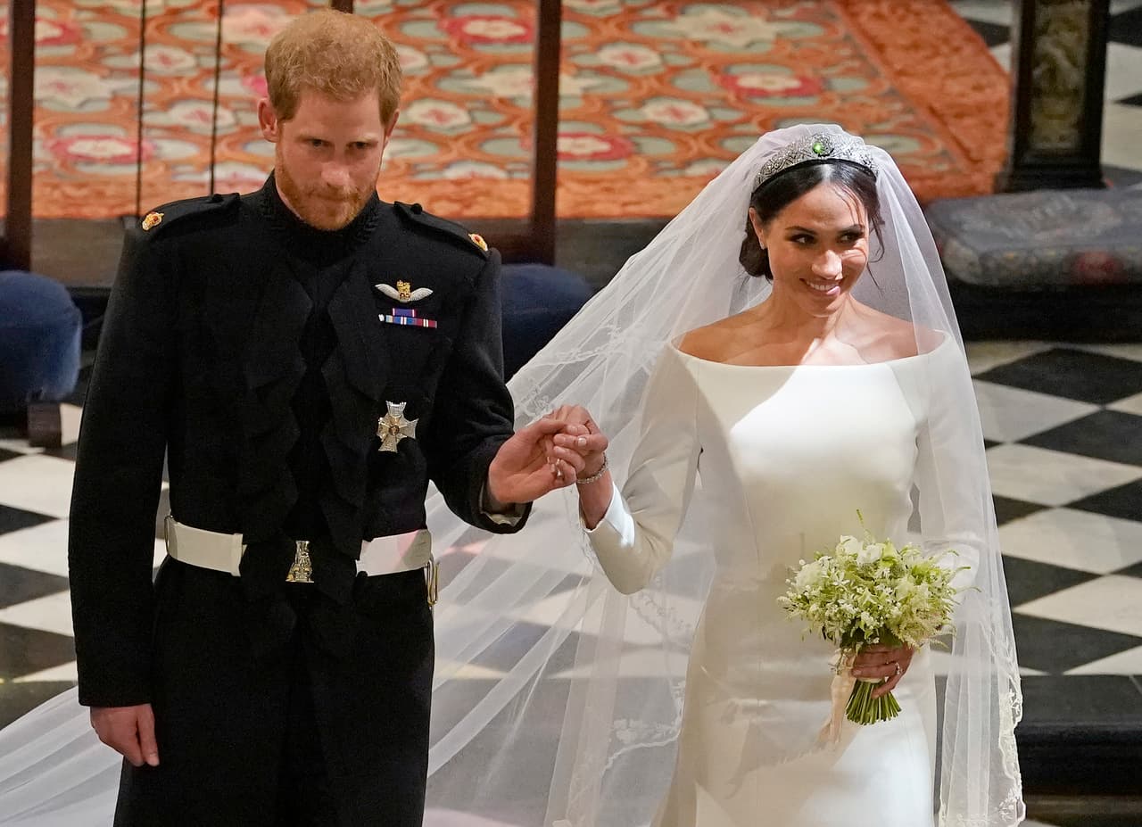 La cita en el teatro coincidió con la boda de los duques de Sussex, el príncipe Harry y Meghan Markle, que se dieron el sí en el castillo de Windsor ante 600 invitados, muchos de ellos del espectáculo, y frente a millones de televidentes que siguieron la ceremonia desde sus casas.