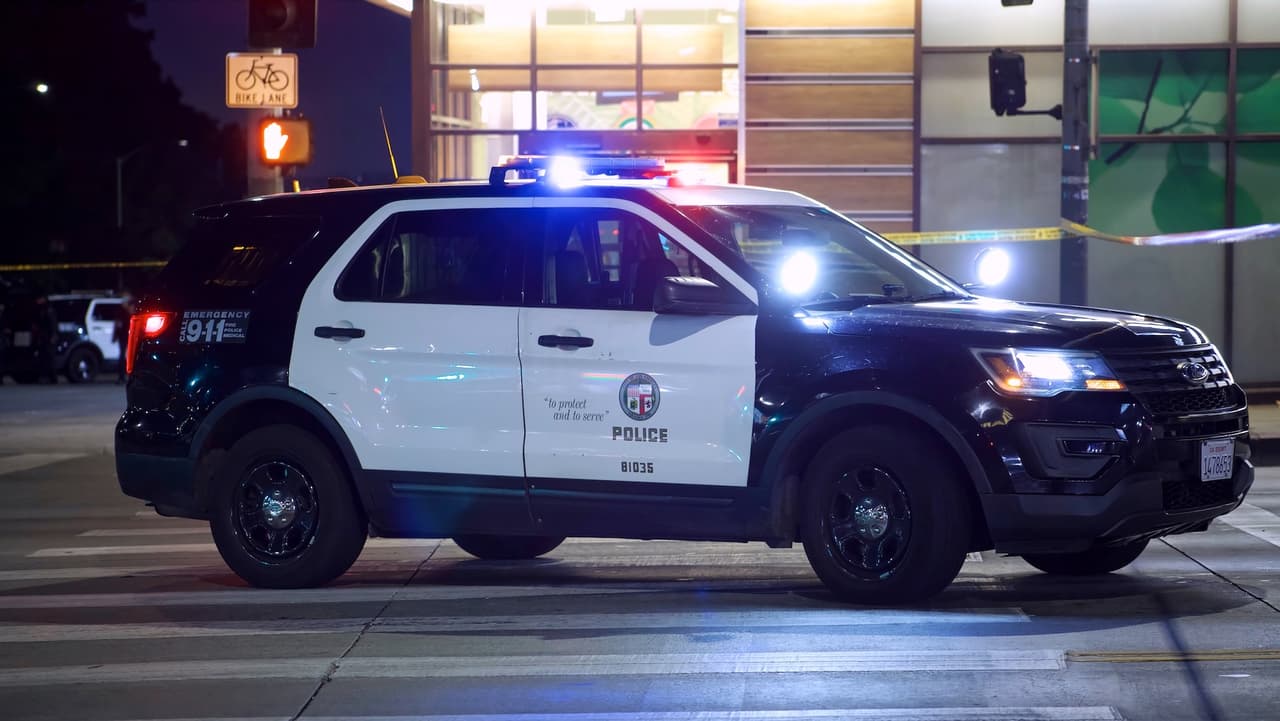 Rescatan a dos niños tras intento de secuestro que desató persecución por Riverside y Los Ángeles