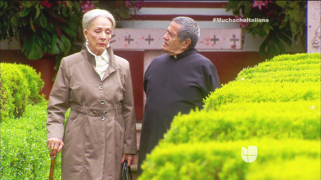 ¡Qué triste se ve doña Eloísa! La muerte de su esposo la tiene muy triste.