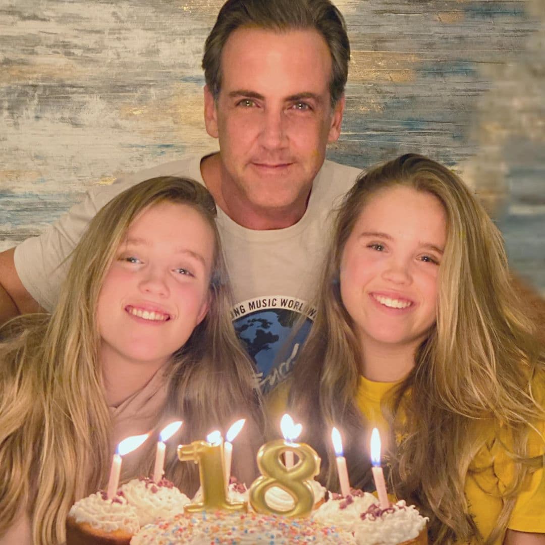 El actor de 48 años explicó que su hija Sienna tiene una buena comunicación con él y con su mamá. La describe como una "niña muy buena, muy entregada, muy dócil".