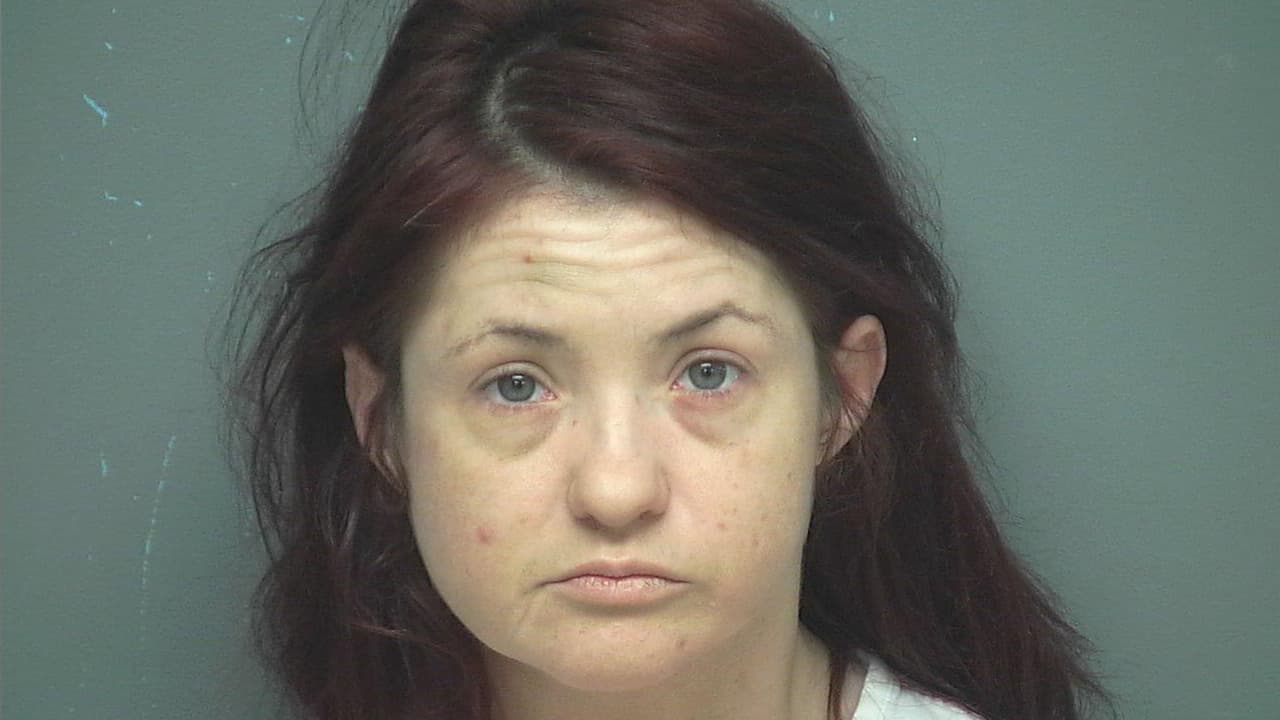 Stephanie Achee Keith es sospechosa de conducir intoxicada con un menor de edad en el interior.