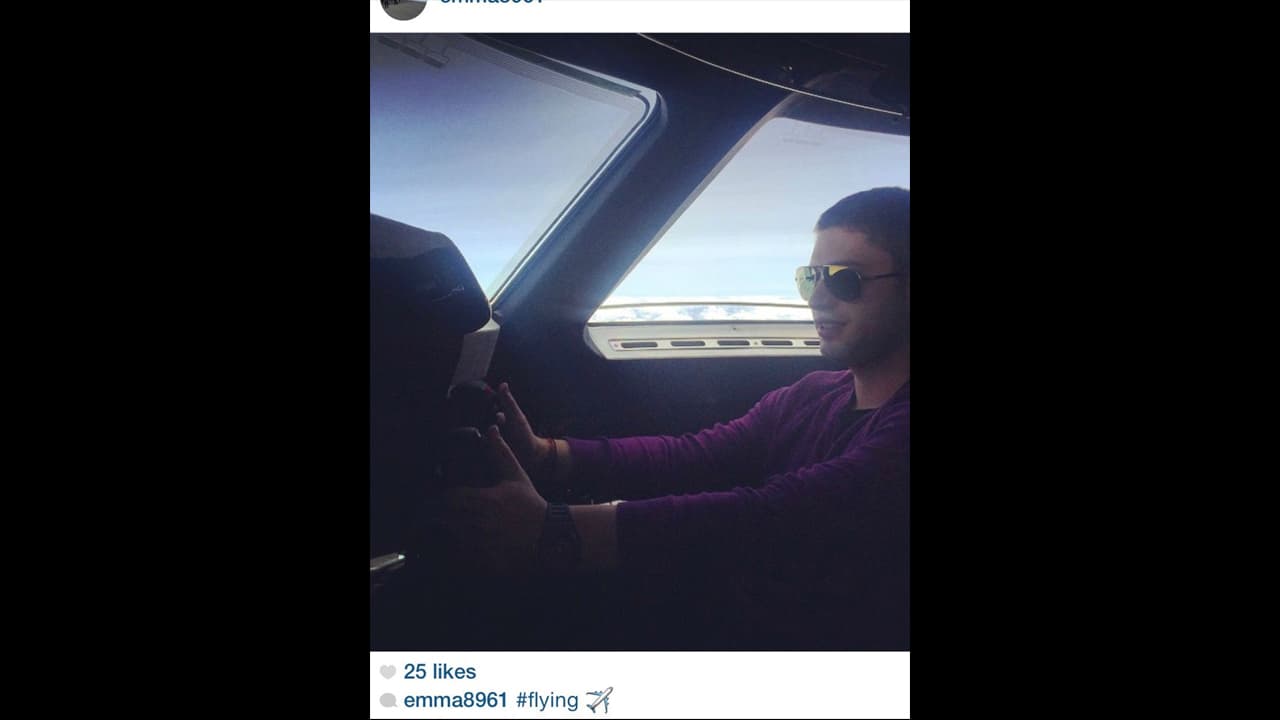 Emmanuel Rubio en la cabina de un Gulfstream 280.