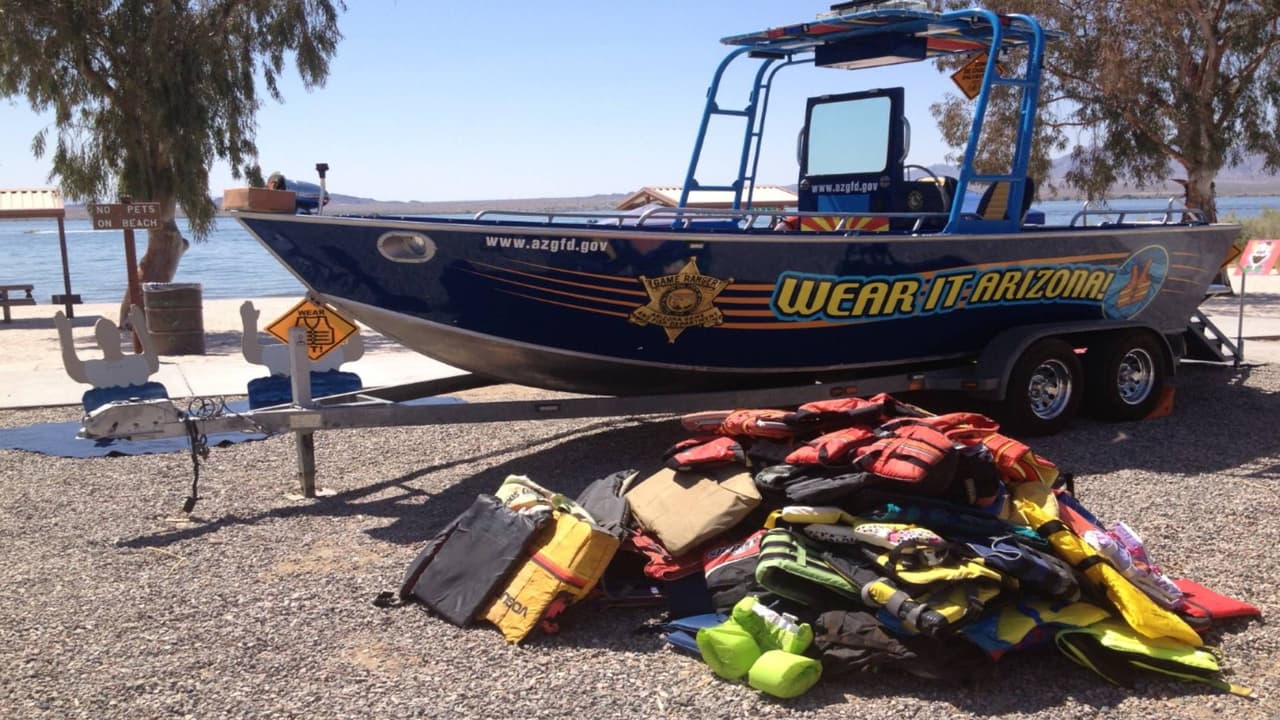 AZGFD intercambiará chalecos salvavidas que ya no sirven por nuevos este sábado