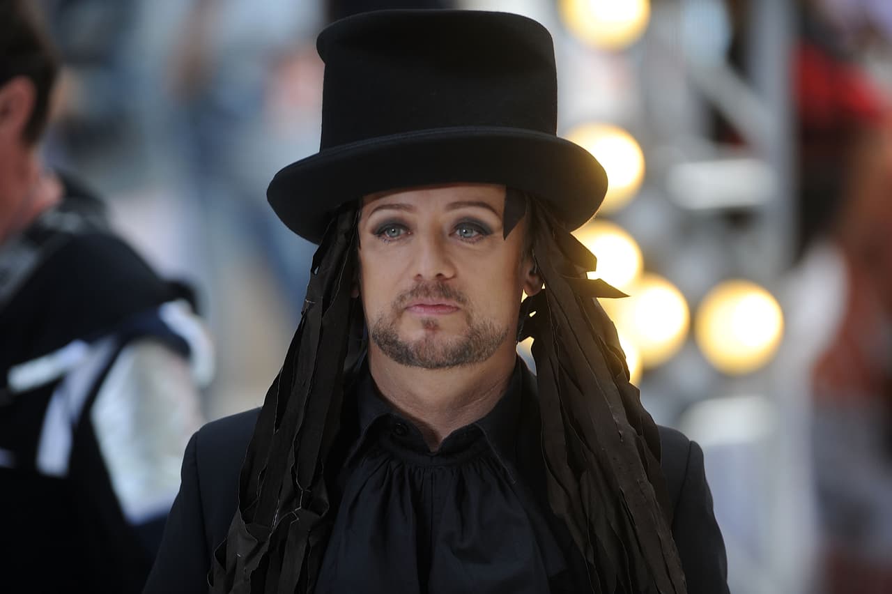 "Bobbi Kristina Brown se ha ido. Finalmente en paz. ¡DEP! Estoy muy triste", posteó el músico Boy George.