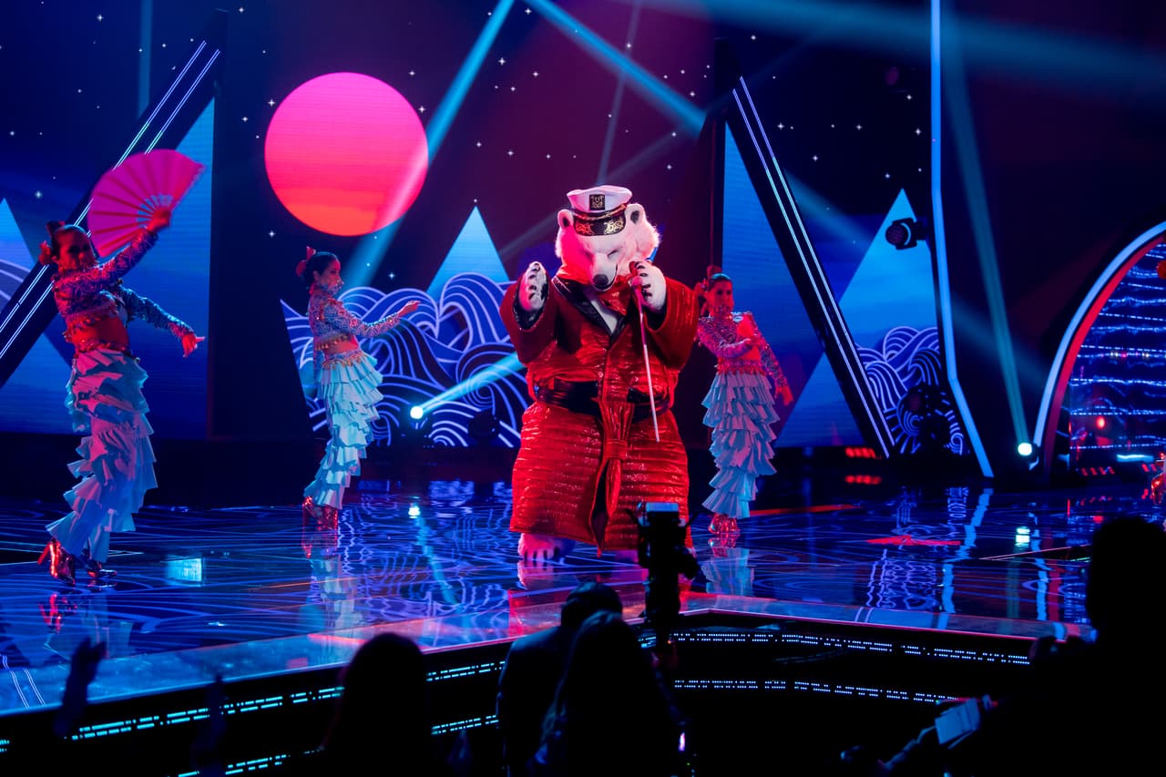 Oso Polar le puso el toque caribeño al noveno programa con ‘Bailando’, de Enrique Iglesias y Gente de Zona.