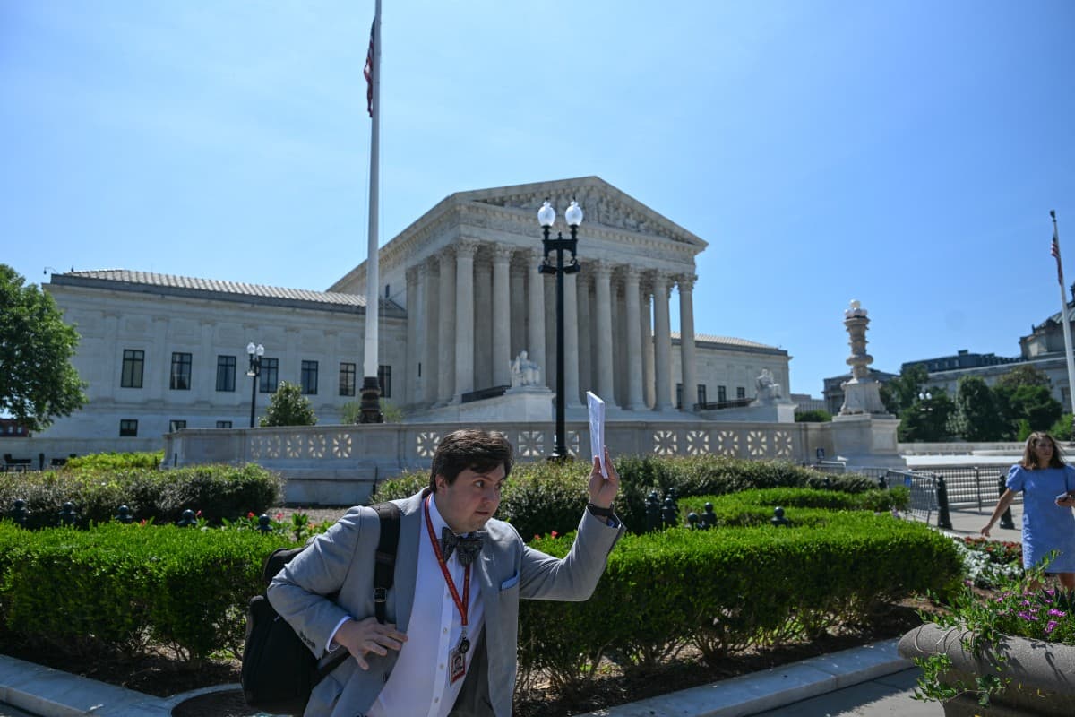 Corte Suprema rechaza restringir derecho a ciudadanía por nacimiento y asesta un duro golpe a la política migratoria de Trump