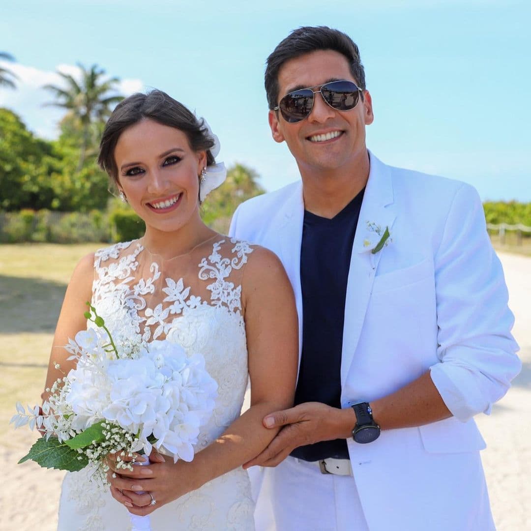 Finalmente, también vimos a Rafa como padrino, llevando a Paula del brazo al altar cuando la argentina y Leonel decidieron jurarse amor eterno y
<b><a href="https://www.univision.com/shows/enamorandonos/ya-son-marido-y-mujer-paula-y-leonel-se-dieron-el-si-acepto-en-una-magica-boda-frente-al-mar-video" target="_blank">se casaron en una romántica ceremonia en la playa</a></b>.