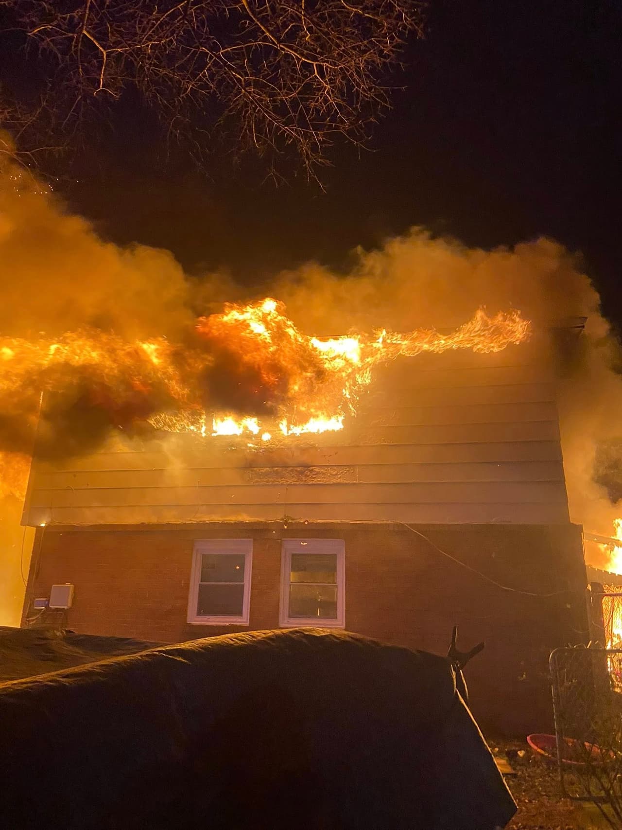 Durante las primeras horas de este lunes 26 de enero se reportó un incendio en una casa sobre Dunwoody Drive.