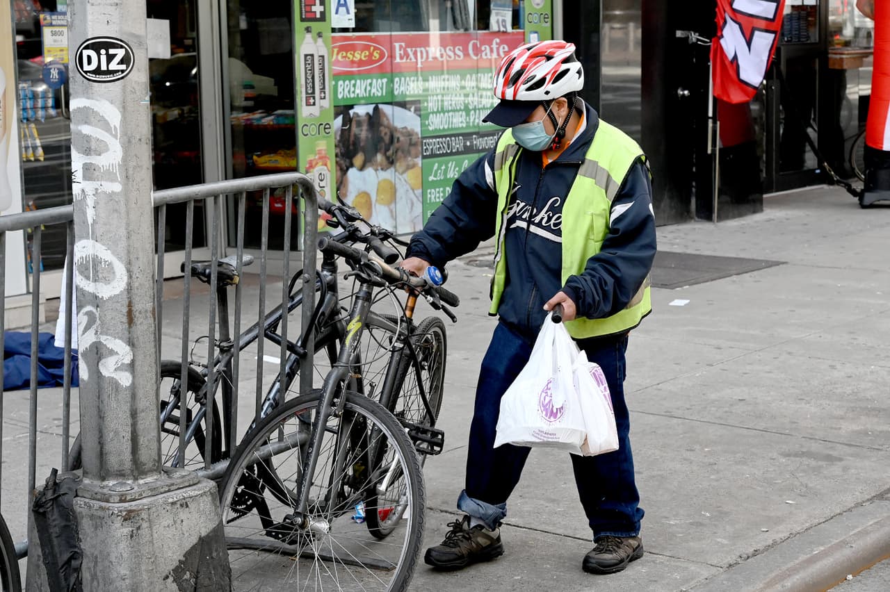 Más de un millón de hispanos podrían haberse expuesto de coronavirus en Nueva York, según estudio