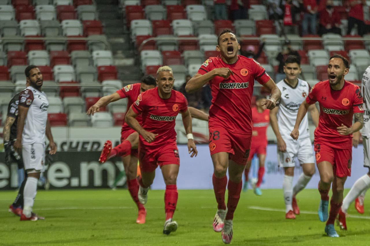 Un golazo de Marcel Ruíz, un autogol de Rivero y otro tanto de Montecinos fueron suficientes para ponerle número al marcador y sellar el juego de la Jornada 8 del Grita México C22, aunque el VAR le quitó un tanto a los Diablos Rojos en el primer tiempo.