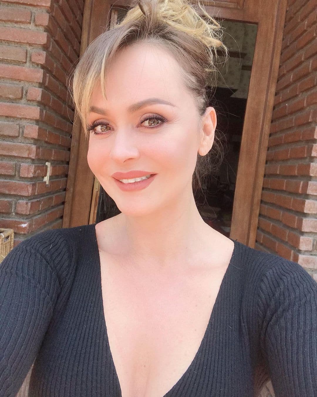 Su carrera comenzó en 1992 después de ser concursante en
<b>Miss Venezuela</b>, pues gracias a su carisma fue llamada para participar en varias telenovelas como 'Morena clara'.