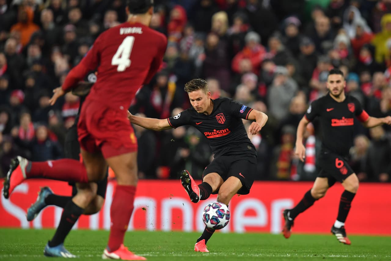 Cuando parecía que el Liverpool clasificaría, apareció Marcos Llorente al 97' y puso el 2-1 em el partido (2-2 global).