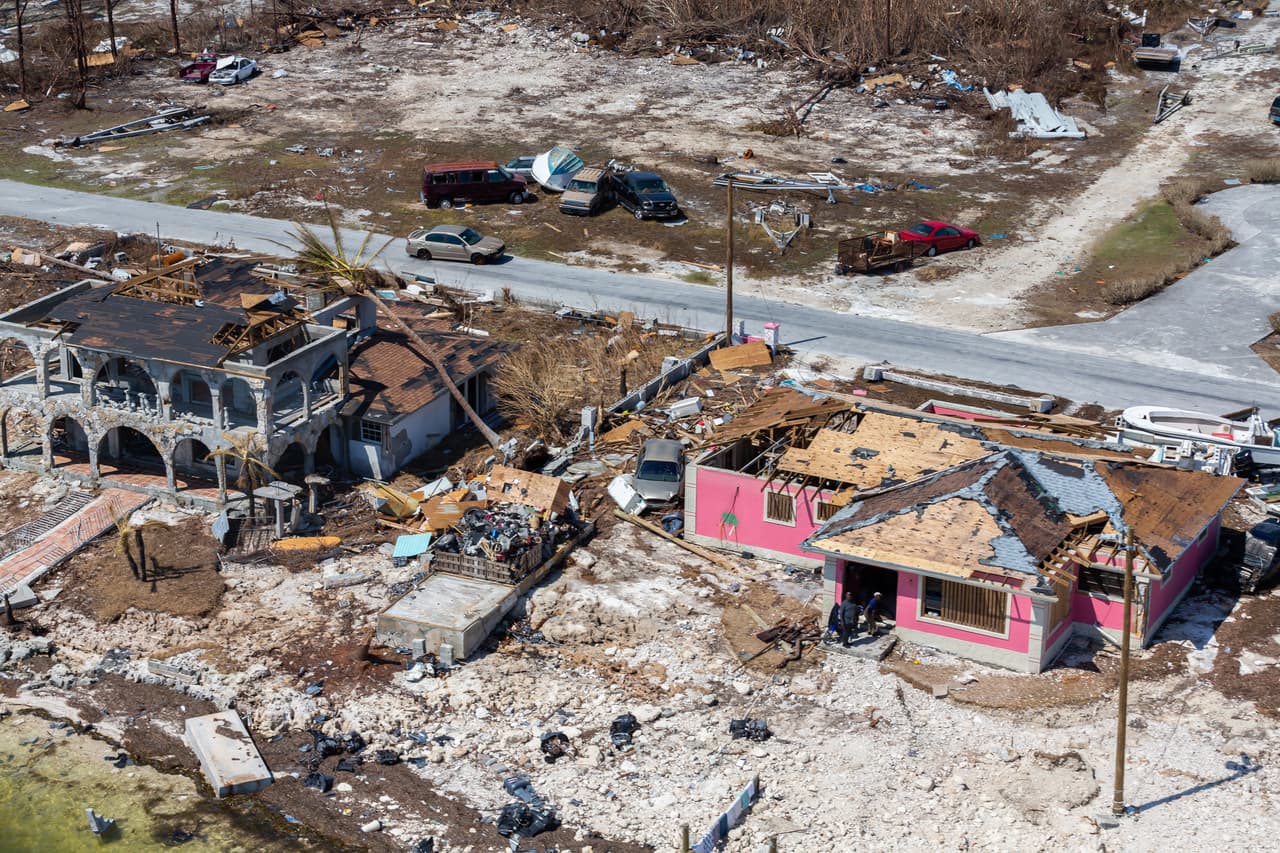 Hubert Minnis, primer ministro de Bahamas, declaró que la situación es una "tragedia histórica".