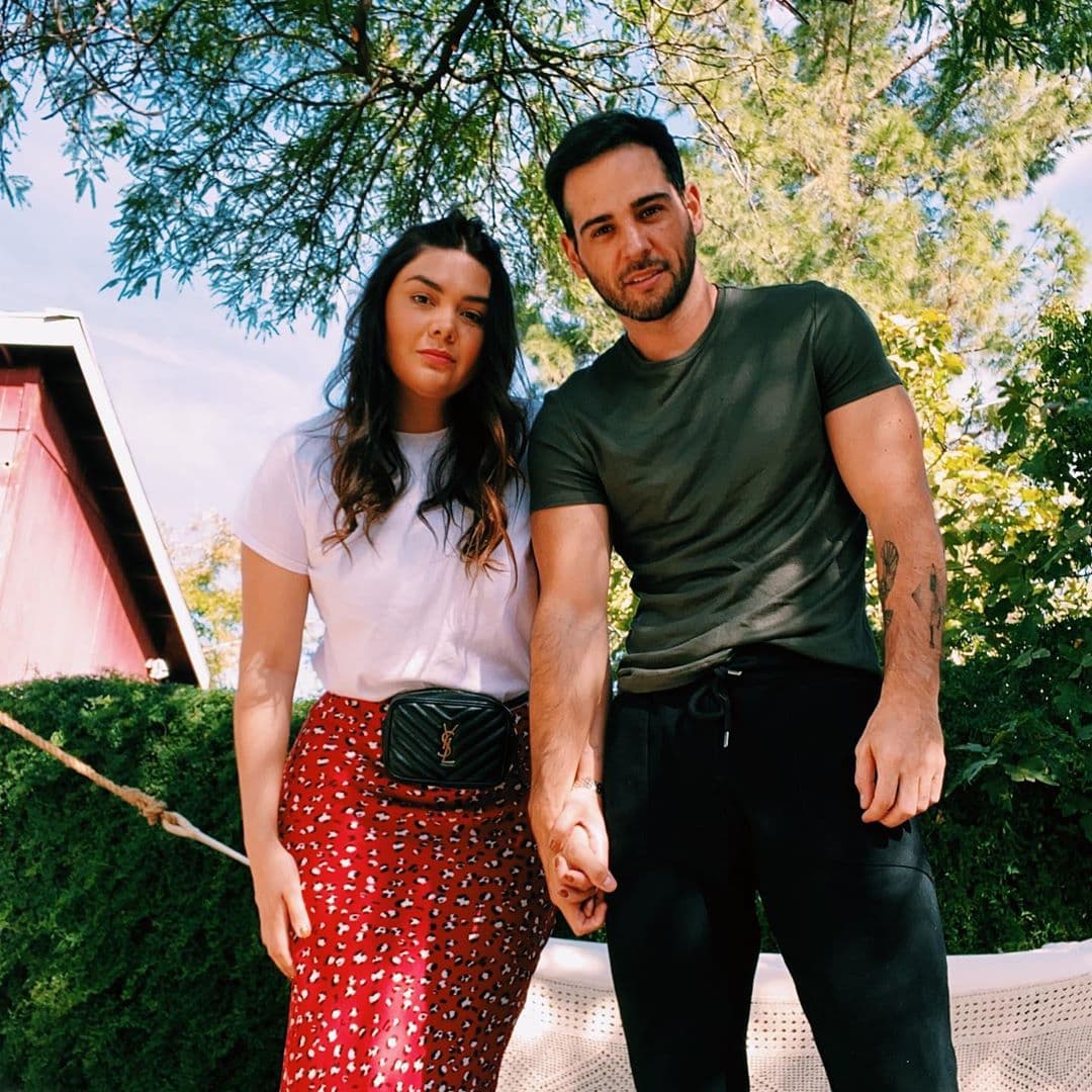 Aunque no ha hecho publicaciones en su cuenta, sí ha compartido algunas historias. En una de ellas reveló que
<b>fue su esposo quien la alentó a reaparecer en redes sociales</b>.
<br>