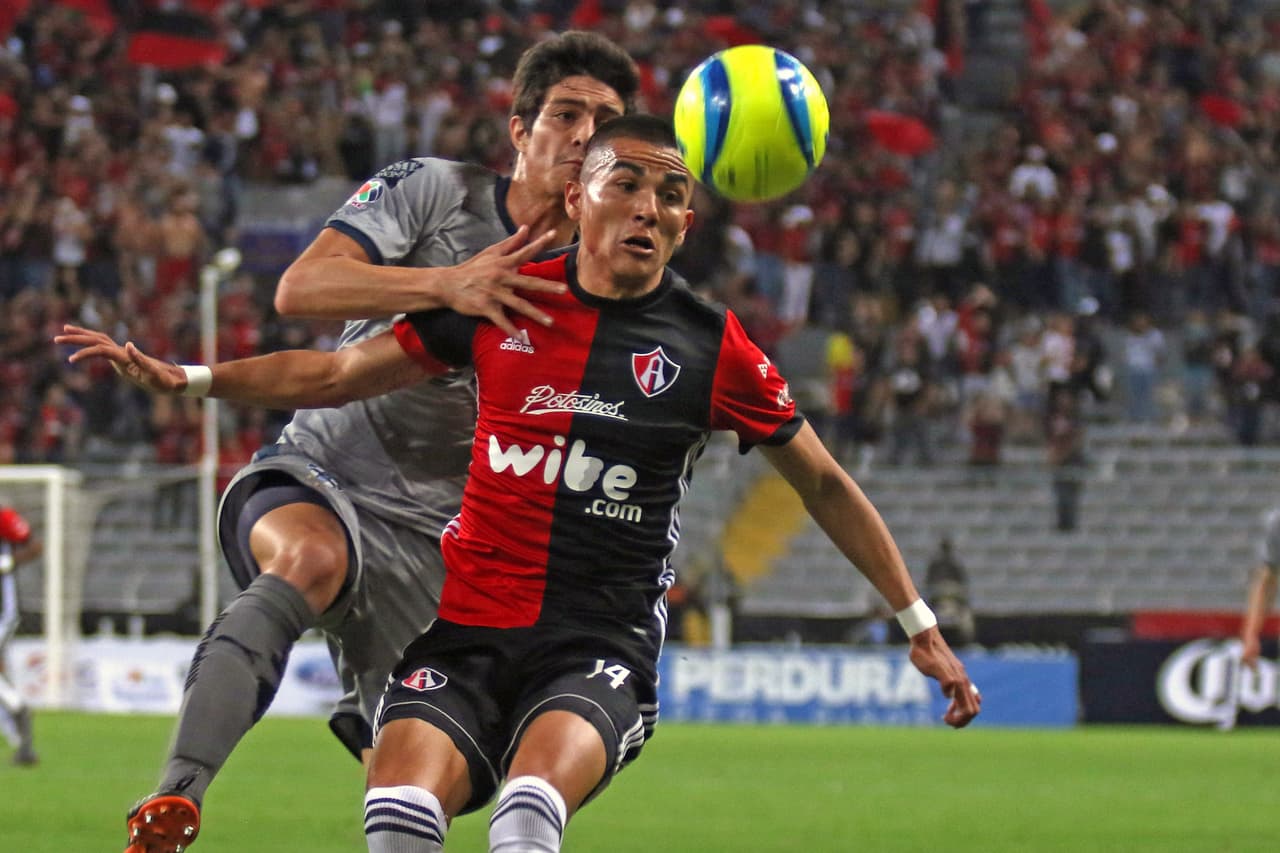 El conjunto que dirige Rubén Omar Romano se complicó los 90 minutos de un partido ya de por sí complejo.