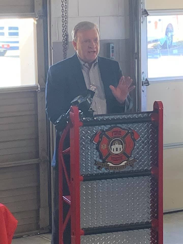 Noah Woods fue nombrado bombero honorario, recibió una medalla por salvar vidas y un Comisionado local proclamó el día en honor al menor.