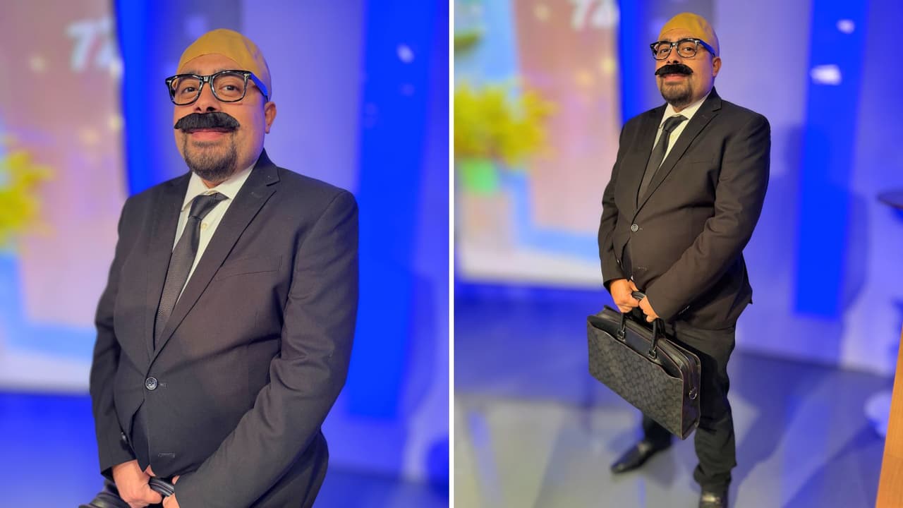 <b>¡Corre, Don Ramón, que llegó el Señor Barriga! 💰</b>
<br>
<b>Juan Correa no solo está detrás de cámaras: es quien opera cada una en nuestros noticieros</b>. Desde el Control Room, con actitud y alegría, se encarga de que todo salga al aire a la perfección.
<br>Aunque hoy… solo vino a cobrar la renta pendiente 😄