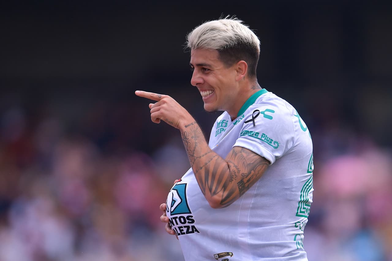 La UNAM se queda con el triunfo sobre León 2-1 durante la Jornada 5 del Torneo de Clausura de la Liga MX. Santiago Colombatto abrió el marcador para la visita al minuto 20’, pero José Rogério de Oliveira (24’) y Arturo Ortiz (45+2’) le dieron el triunfo a los Universitarios en casa.