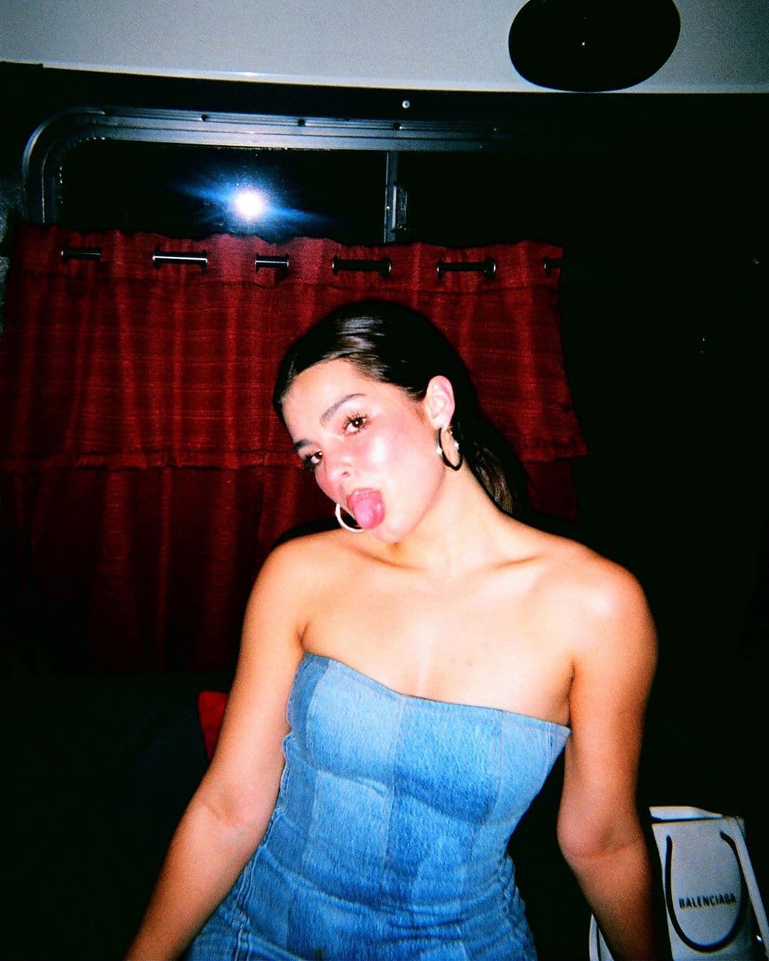 Además,
<b>Addison</b> es cofundadora de una línea de cosméticos, es imagen de diferentes marcas de ropa y zapatos deportivos, además de haber sido contratada por una plataforma musical para crear su propio podcast.