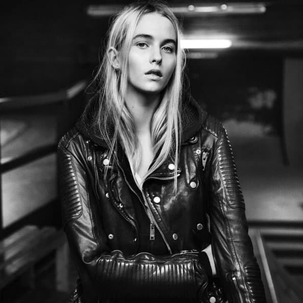 Estas son algunas muestras de su trabajo para Burberry con los modelos.