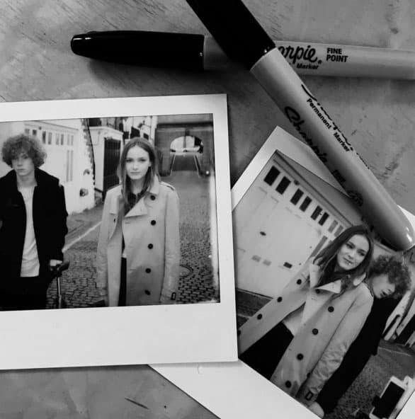 Algunas Polaroids de su sesión con los modelos.