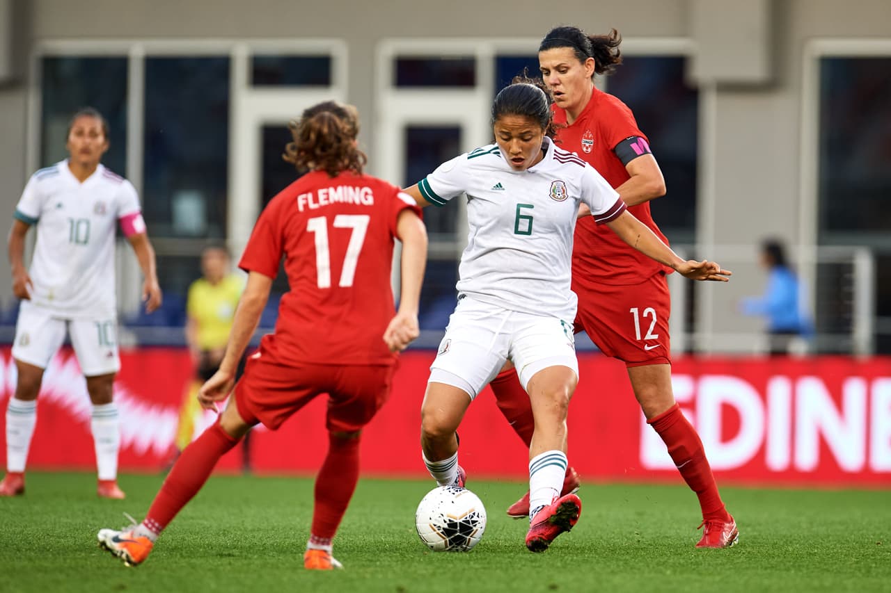 Con goles de Christine Sinclair y Shelina Zardorsky, Canadá le gana a México y asegura el liderato del grupo B.