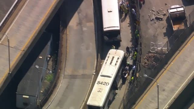 Entre los heridos se encuentran
<b>pasajeros y un conductor.</b>