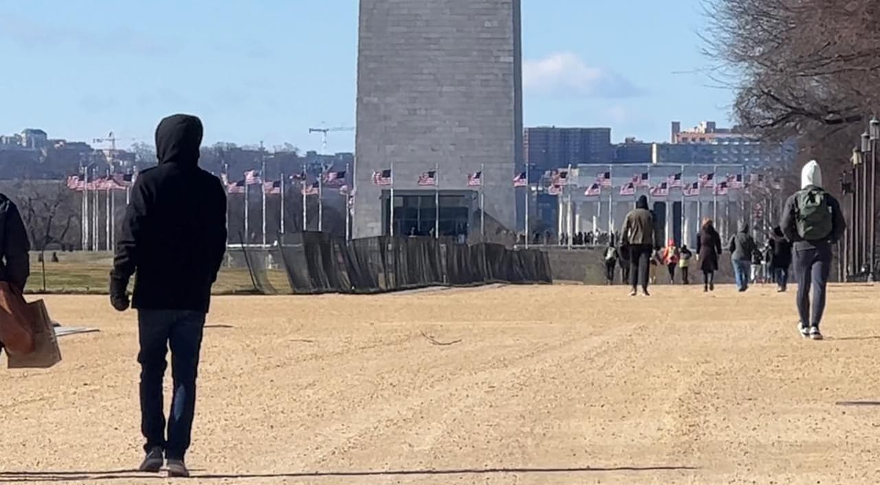 El frío extremo azota la capital de Estados Unidos con temperaturas por debajo del punto de congelación y sensación térmica que, se prevee, llegará a los 6°F al filo de la medianoche de este viernes.