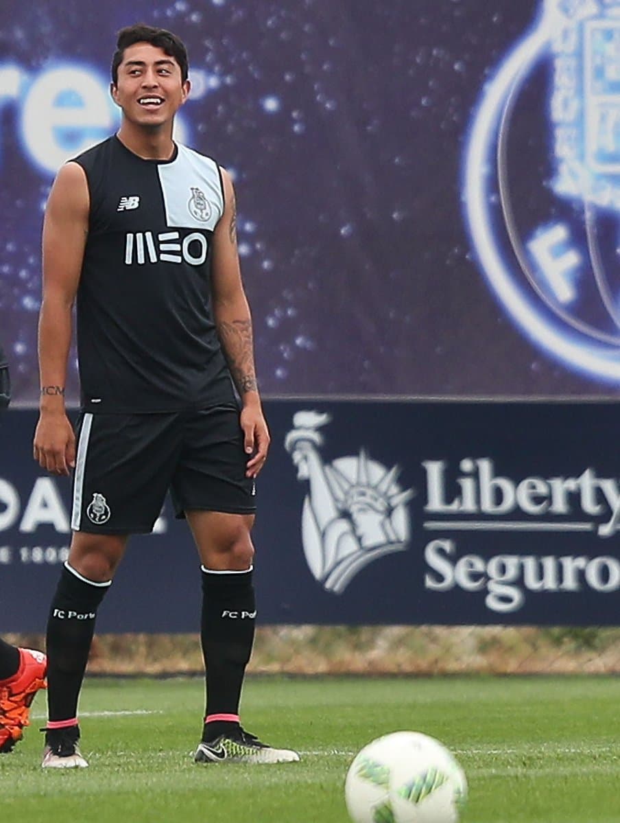 Omar Govea se fracturó un dedo en la pretemporada del Porto