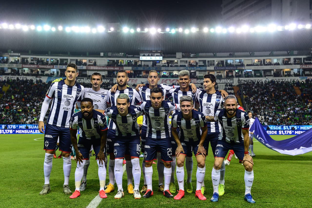 Luis Montes se lució con doblete en la goleada de 3-1 sobre el campeón Monterrey que alaga su racha a cinco jornadas sin triunfo.