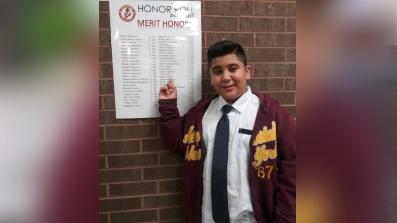 Carlos nació en Monterrey, Nuevo León, México, estudiaba el noveno grado en la escuela Sam Houston y tenía muy buenas calificaciones, de acuerdo con su madre.