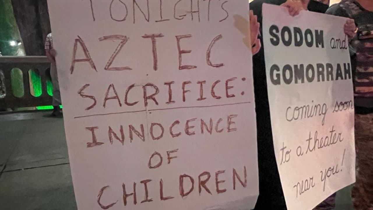 El grupo también insiste que la inocencia de los niños se vería afectada al asistir a ese tipo de shows.