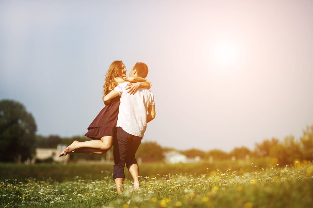 Este período te servirá para fortalecer lazos de amistad, amor y camaradería entre todas las personas que te rodean, tanto amigos, compañeros de trabajo como tu pareja. A partir de ahora habrá un “antes” y un “después” en tu vida amorosa.
<br>