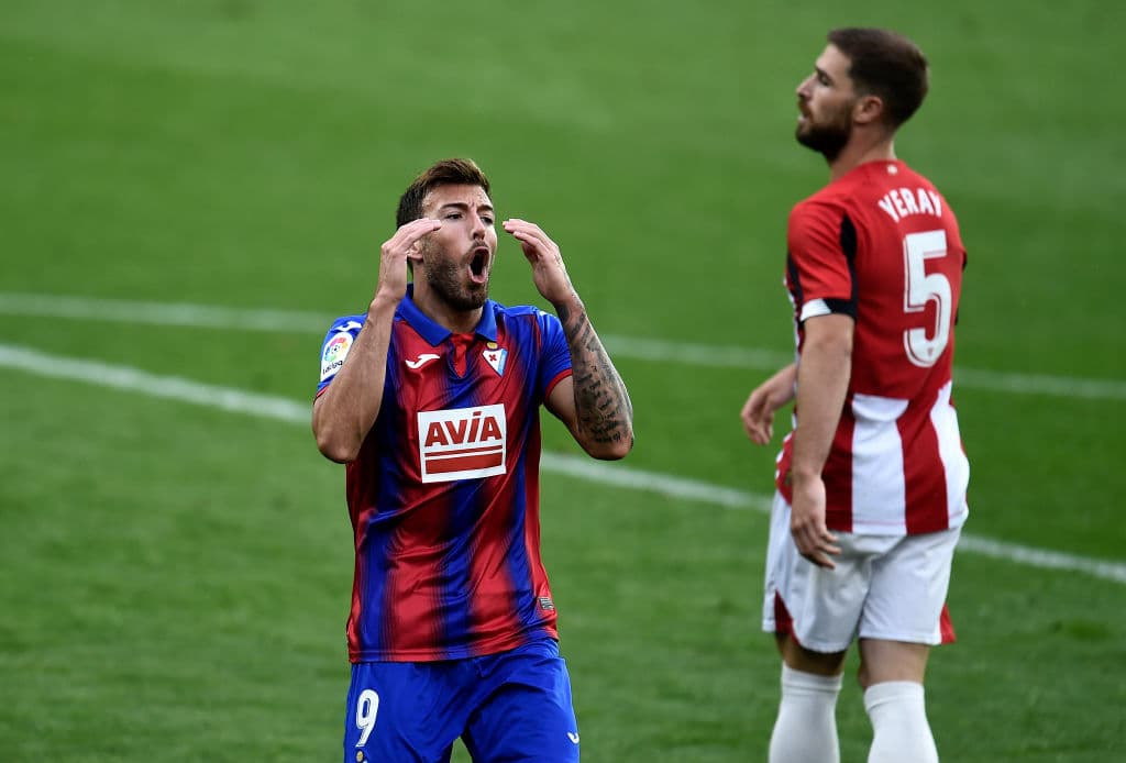 Con goles de Raúl García y Asier Villalibre, el Atletic Club viene de atrás dos veces para empatar el encuentro y sumar un punto.