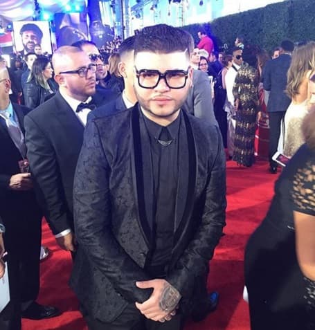 Por supuesto, Farruko lució súper galán, ¿qué tanto se ha hecho poara lucir cada vez mejor? Seguro sus fans lo adorarán una vez más.