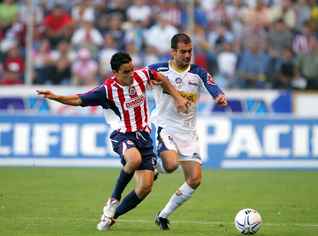 El mediocampista español
<b>Pep Guardiola</b> se retiró en México en 2006 tras jugar seis meses con Dorados de Sinaloa y de militar en el Al-Ahli SC, Roma, Brescia y Barcelona.