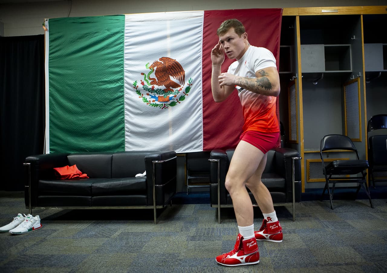 No podemos olvidar la demanda que el pugilista puso en contra de Oscar de la Hoya, DAZN y Golden Boy Promotions, por un supuesto incumplimiento de contrato; la demanda va por $280 millones de dólares en daños y perjuicios.