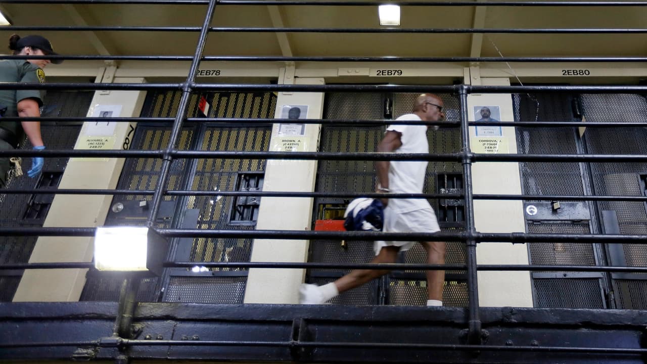 Brote de coronavirus en cárcel de San Quintín amenaza la salud pública en California, advierten expertos