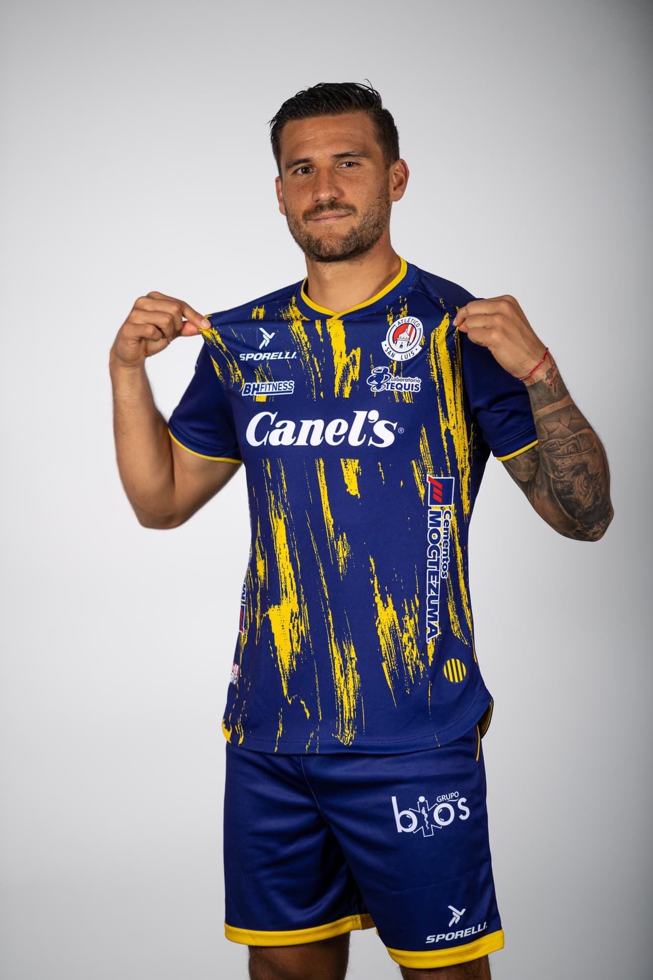 Uniforme de visitante del Atlético de San Luis para el Apertura 2022 y Clausura 2023.