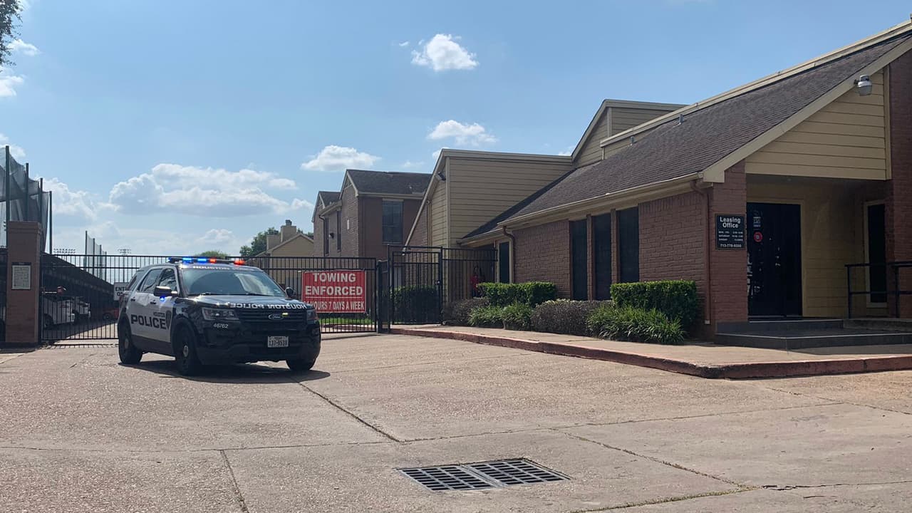 Hallan 19 personas hacinadas en un apartamento de Houston; se sospecha tráfico humano