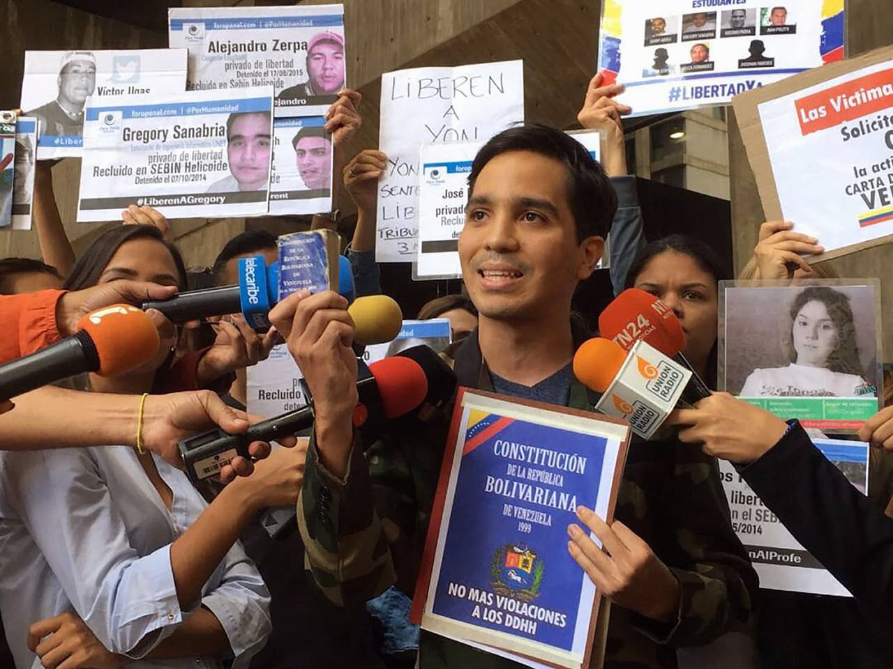 Las actividades de la Presidencia de la Asamblea Nacional se volvieron más complicadas con los familiares de las víctimas y continué sirviendo de enlace. Luego, se creó un puesto para lo que estaba haciendo, y a principios de 2017 fui nombrado "Comisionado para los Derechos Humanos del Presidente de la Asamblea Nacional".