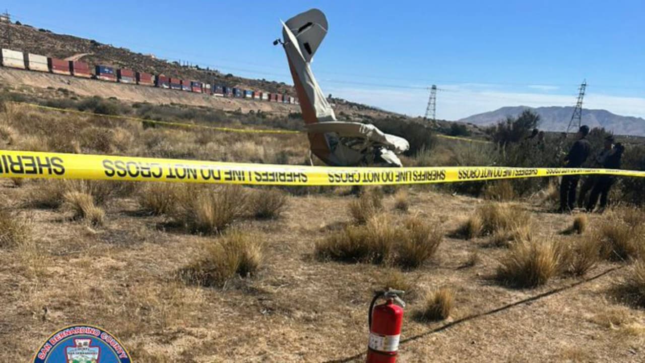 Dos personas murieron por el desplome de una avioneta cerca del aeropuerto de Hesperia