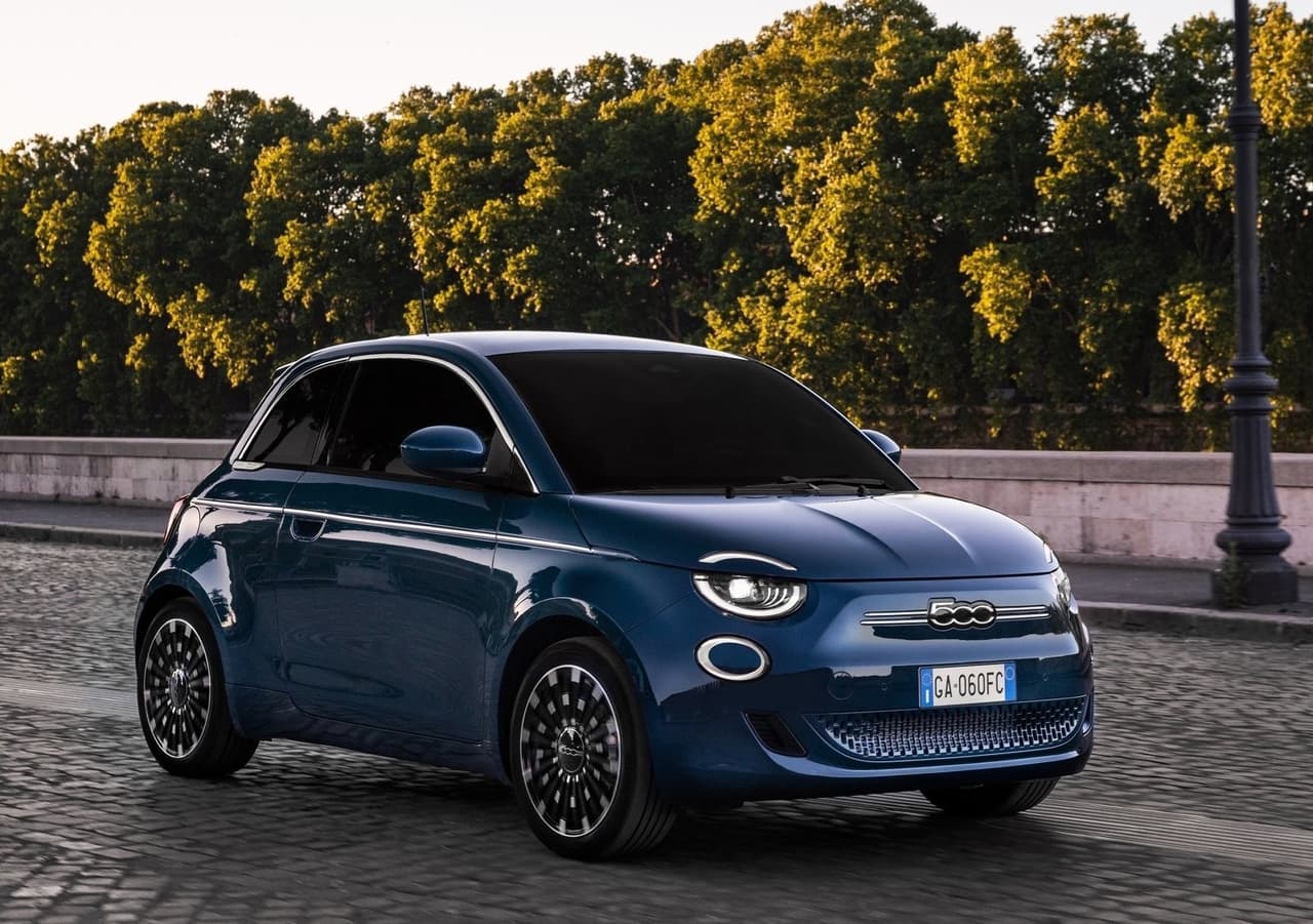 <h3 class="cms-H3-H3">9 - Fiat 500</h3>
<br>
<br>
<b>Hashtags más populares:</b>
<br>
<ul>
<li>#fiat500</li>
<li>#fiat500abarth</li>
<li>#fiat500x</li>
</ul>
<br>
<b>Total de menciones:</b> 1,443,900
<br>