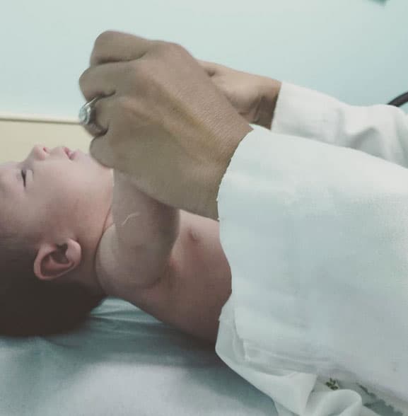 Hace unas semanas la llevaron de visita con la doctora.