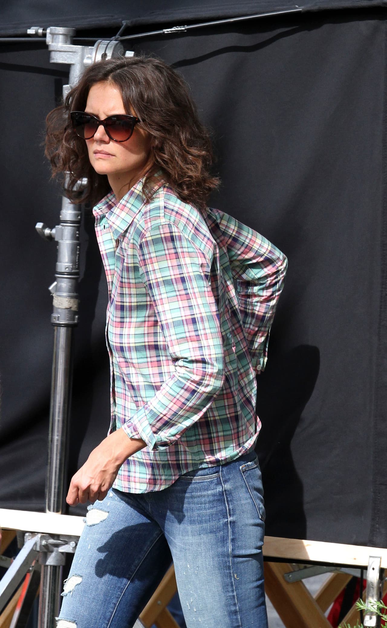 La actriz dejó ver su sonrisa imperfecta al filmar su nueva película.