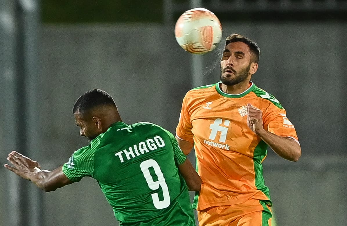 El cuadro de PSV Eindhoven derrotó 2-0 de local al Arsenal en la UEFA Europa League; Betis gana sin Guardado al Ludogorets y Braga cae ante Union Berlín sin Lainez.