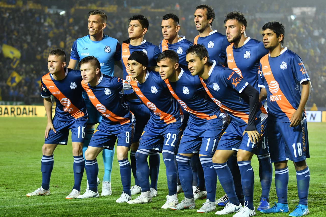 El profesor Enrique Meza mostró este cuadro para iniciar el cotejo ante los Felinos.