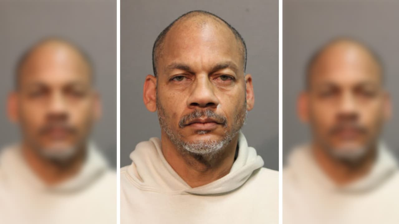 Dunnavant es señalado como el hombre que se ve en grabaciones asaltar a Salim Khamo en un intento de asalto.